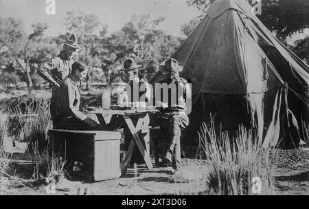 Colazione degli ufficiali, Colonia Dublan, tra il 1915 e il 1920. Foto Stock