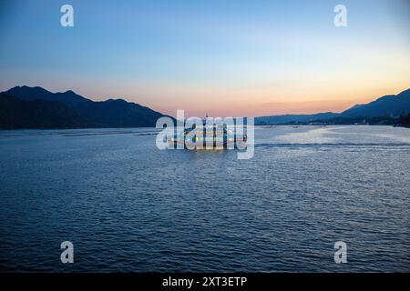 Itsukushima (alias Miyajima), Hatsukaichi, Hiroshima, Giappone. Foto Stock