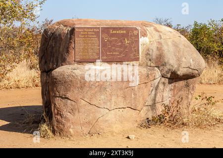 Sudafrica, Parco Nazionale Kruger, cartello Tropico del Capricorno all'interno del Parco Foto Stock