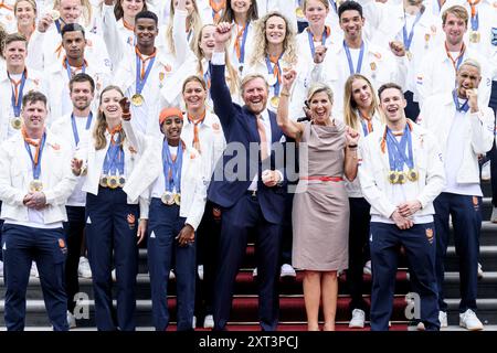 Den Haag, Paesi Bassi, 2024-08-13 15:28:06 L'AIA, 13-08-2024, Huis Ten Bosch PalaceKing Willem Alexander e la Regina Máxima ricevono le medaglie olandesi delle Olimpiadi estive del 2024 a Parigi all'Huis Ten Bosch PalacePHOTO: NLBeeld/Patrick van EmstIn la foto: re Willem Alexander e regina Máxima con Pieter van den Hoogenband, Harrie Lavreysen, Marit Bouwmeester, Sifan Hassan, Sharon van Rouwendaal, Worthy de Jong e Femke Bol crediti: NL Beeld / Patrick van Emst Foto Stock