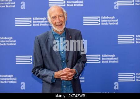 Edimburgo, Regno Unito. 13 agosto 2024 foto: Roger McGough. L'Edinburgh International Book Festival si svolge dal 10 al 25 agosto 2024 presso la sua nuova sede, l'Edinburgh Futures Institute. Crediti: Rich Dyson/Alamy Live News Foto Stock