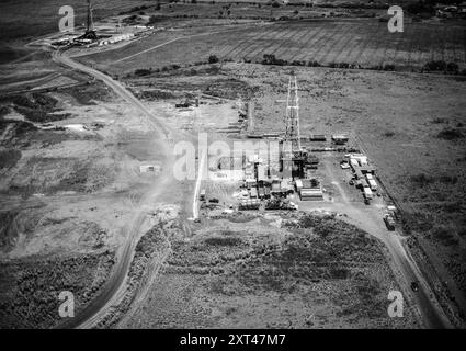 Vista aerea delle piattaforme petrolifere nello stato di Mongas, Venezuela Foto Stock