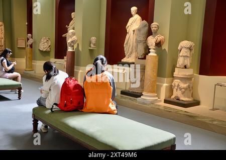 La sala delle sculture greche e romane presso il Museo d'Arte e Archeologia Ashmolean Foto Stock