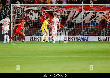 Enschede, Paesi Bassi. 13 agosto 2024. ENSCHEDE, PAESI BASSI - 13 AGOSTO: SEM Steijn del FC Twente durante la partita di qualificazione del terzo turno di qualificazione della UEFA Champions League 2a tappa tra FC Twente e Red Bull Salzburg a De Grolsch veste il 13 agosto 2024 a Enschede, Paesi Bassi. (Foto di Raymond Smit/Orange Pictures) credito: Orange Pics BV/Alamy Live News Foto Stock