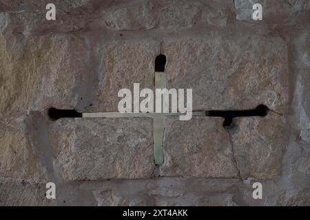 Uno squint o un agioscopio nella chiesa di St. Mary, Halford, Warwickshire, Inghilterra, Regno Unito Foto Stock