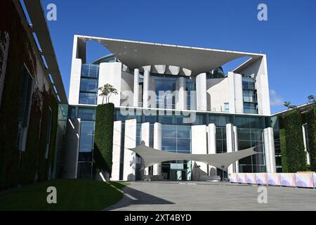 Berlino, Germania - 3 agosto 2024: Il complesso della Cancelleria federale. La Cancelleria federale (Bundeskanzleramt) di Berlino è la sede ufficiale e il resid Foto Stock