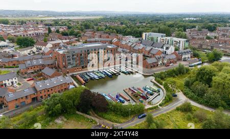 Aerial, Tameside, centro città di Droylsden, Droylsden Marina e Ashton Canal Foto Stock