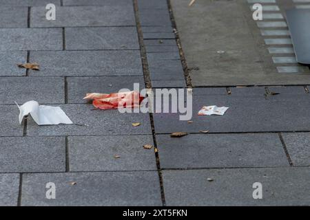 LEICESTER SQUARE STABBING © Jeff Moore - la scena in cui una bambina di 11 anni e una donna di 34 anni sono state accoltellate vicino al negozio Lego a Londra Foto Stock
