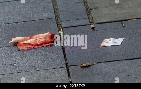 LEICESTER SQUARE STABBING © Jeff Moore - la scena in cui una bambina di 11 anni e una donna di 34 anni sono state accoltellate vicino al negozio Lego a Londra Foto Stock