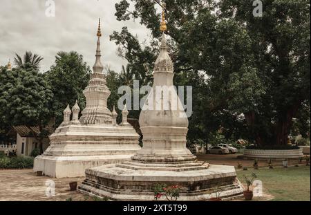 Viaggio culturale in Laos, sito Patrimonio dell'Umanità dell'UNESCO Templi di Luang Prabang Vista dettagliata nel Tempio buddista di Luang Prabang Foto Stock