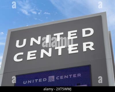 Lo United Center, inaugurato nel 1994, è il più grande centro di intrattenimento al coperto di Chicago e sede dei Chicago Blackhawks e Bulls. Foto Stock