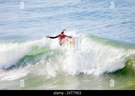 Professionista Surfer donna Foto Stock