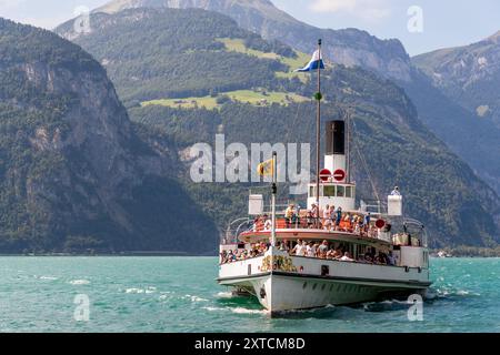 Piroscafo a cremagliera Schiller sul lago di Lucerna. Bahnhofstrasse, Flüelen, Uri, Svizzera Foto Stock