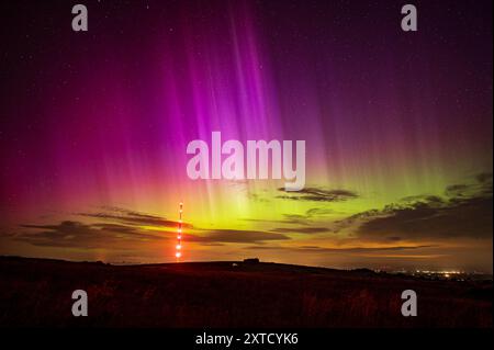 Una vista dell'aurora boreale sulla campagna della cumbria Foto Stock