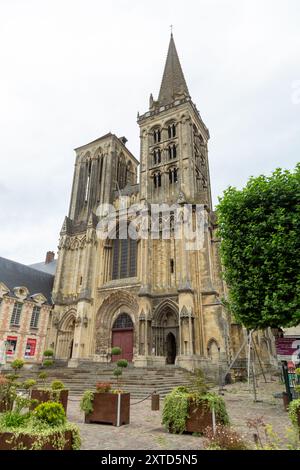 La cattedrale di San Pietro a Lisieux è la chiesa parrocchiale di Santa Teresa Foto Stock