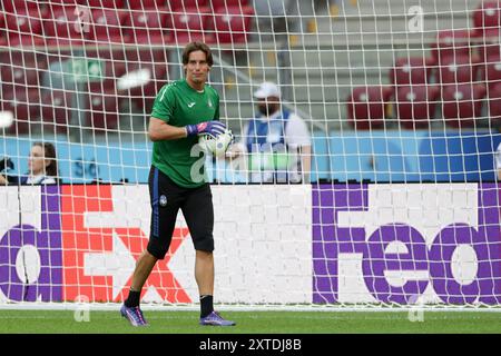 Marco Carnesecchi dell'Atalanta Bergamo visto in azione durante la sessione di allenamento della finale di SUPERCOPPA UEFA 2024 tra il Real Madrid e l'Atalanta Bergamo allo Stadio Nazionale. Foto Stock