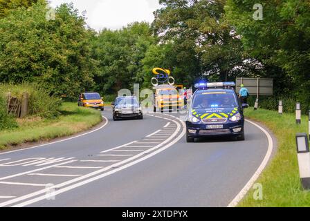 Partenza da Tor De France, le Grand - corsa ciclistica in direzione sud da Ripon ad Harrogate nel North Yorkshire Foto Stock