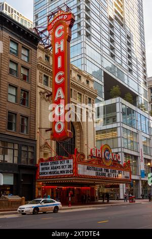 L'iconico Chicago Theaterat The Loop nel centro di Chicago, Illinois, Stati Uniti Foto Stock