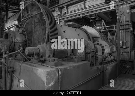 macchinari storici di un sito minerario abbandonato Foto Stock