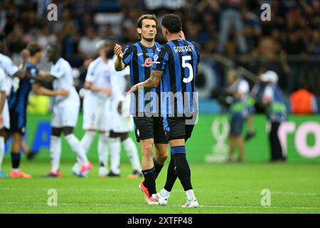 VARSAVIA - (l-r) Marten de Roon di Atalanta BC, Ben Godfrey di Atalanta BC sono delusi durante la Supercoppa UEFA tra il Real Madrid CF e l'Atalanta BC allo Stadion Narodowy il 14 agosto 2024 a Varsavia, Polonia. ANP | Hollandse Hoogte | GERRIT VAN KEULEN Foto Stock