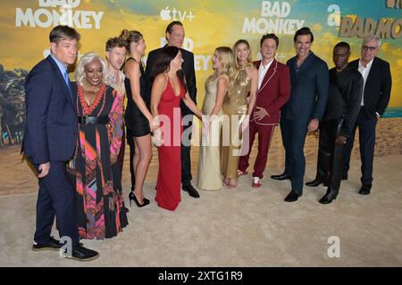 12 agosto 2024, Westwood, California, Stati Uniti: (L-R) Bill Lawrence, L. Scott Caldwell, Alex Moffat, Charlotte Lawrence, Natalie Martinez, vince Vaughn, Meredith Hagner, Michelle Monaghan, Zach Braff, Rob Delaney, Ronald Peet e Carl Hiaasen partecipano alla premiere della serie di Apple TV+''Bad Monkey' (immagine di credito: © Billy Bennight/ZUMA Press Wire) SOLO PER USO EDITORIALE! Non per USO commerciale! Foto Stock