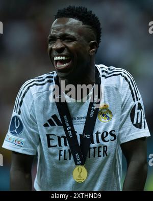 Varsavia, Polonia. 14 agosto 2024. VARSAVIA, POLONIA - 14 AGOSTO: Vinicius Junior del Real Madrid CF festeggia dopo aver vinto la partita della Supercoppa UEFA 2024 tra il Real Madrid e l'Atalanta BC allo Stadio Nazionale il 14 agosto 2024 a Varsavia, Polonia. Foto di Sebastian Frej credito: Sebo47/Alamy Live News Foto Stock