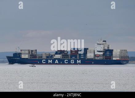 CMA CGM Fort Royal Container Ship a Chalkwell, Essex - agosto 2024 Foto Stock