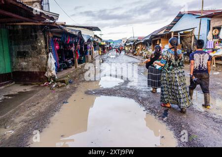 Strada principale, Lancetillo, la Parroquia, area di Reyna, Quiche, Guatemala, America centrale Foto Stock