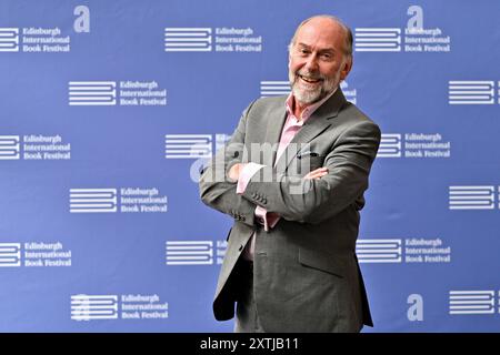 Edimburgo, Scozia, Regno Unito. 15 agosto 2024. Edinburgh International Book Festival: Alistair Moffat, scrittore scozzese, giornalista e storico ed ex direttore dell'Edinburgh Festival Fringe, al photocall ufficiale. Crediti: Craig Brown/Alamy Live News Foto Stock