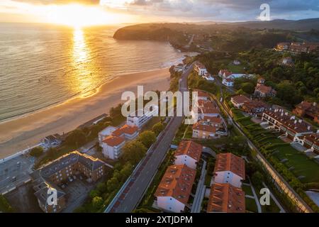 Veduta aerea di Comillas sul nord della Spagna Foto Stock