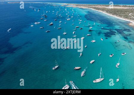 Vedute aeree di Formentera. Formentera è la più piccola delle isole Baleari della Spagna nel Mar Mediterraneo. È raggiungibile in traghetto da Ibiza. Foto Stock