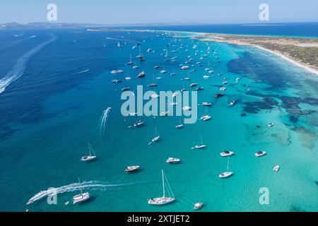 Vedute aeree di Formentera. Formentera è la più piccola delle isole Baleari della Spagna nel Mar Mediterraneo. È raggiungibile in traghetto da Ibiza. Foto Stock