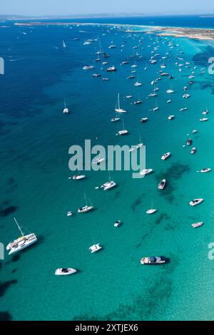 Vedute aeree di Formentera. Formentera è la più piccola delle isole Baleari della Spagna nel Mar Mediterraneo. È raggiungibile in traghetto da Ibiza. Foto Stock