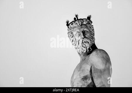 B&W Particolare della Fontana del Nettuno (XVI sec.), situata in Piazza della Signoria di fronte a Palazzo Vecchio, Firenze, Toscana, Italia Foto Stock