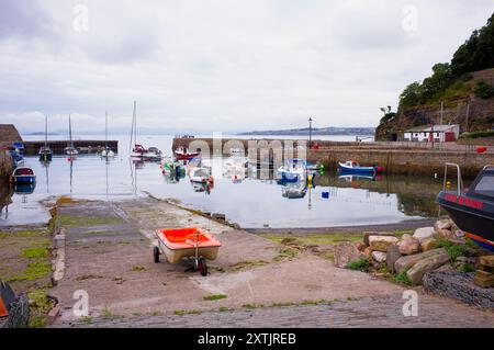 Vista mattutina al porto di Dysart con vista sul Firth of Forth Foto Stock