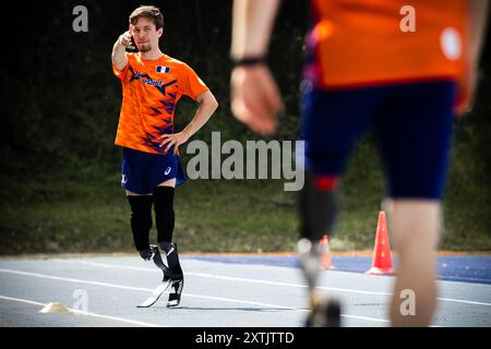 ARNHEM - 15/08/2024, Olivier Hendriks durante l'allenamento della squadra di atletica paralimpica per Parigi. Quattordici atleti olandesi saranno in azione durante questa 17a edizione dei Giochi Paralimpici. ANP ROB ENGELAAR Foto Stock