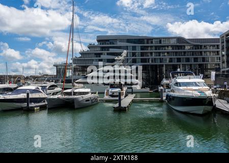 Special One, Yacht, Ocean Village, Southampton, Hampshire, Inghilterra, Regno Unito, Gran Bretagna. Foto Stock