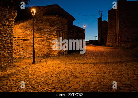 Il castello di Berat di notte Foto Stock