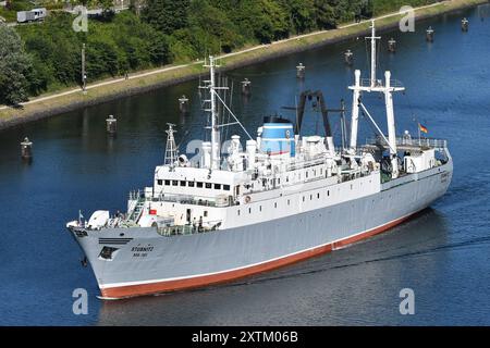 Nave museo STUBNITZ passando per il Canale di Kiel Foto Stock