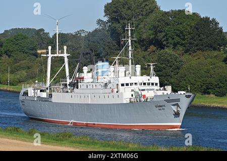 Nave museo STUBNITZ passando per il Canale di Kiel Foto Stock