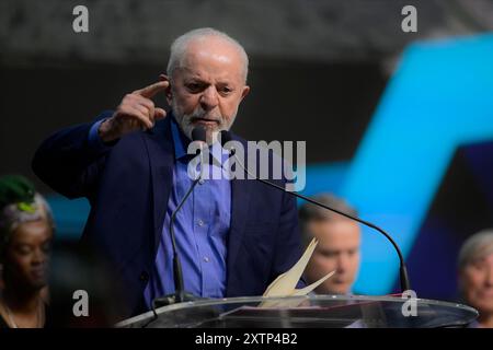 Curitiba, Brasile. 15 agosto 2024. Giovedì (15/08) il presidente Luiz Inácio Lula da Silva visita la fabbrica Renault, presso il complesso Airton Senna a Curitiba, PR. Crediti: Reinaldo Reginato/FotoArena/Alamy Live News Foto Stock