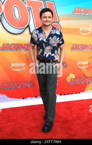 Arturo Castro bei der Premiere des Amazon prime Video Films 'Jackpot! / Ein Jackpot zum Sterben' im TCL Chinese Theatre. Los Angeles, 13.08.2024 Foto Stock