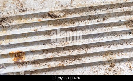 vecchio foglio di alluminio deformato. trama o sfondo Foto Stock