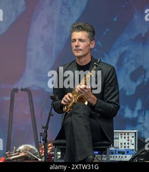 Konzert Herbert Pixner Project , Tour 2024, ALS Open Air Veranstaltung, im Toscanapark a Gmunden, im Rahmen der Salzkammergut Festwochen Gmunden, am 04.08.2024. DAS Bild zeigt den bandleader und Saxophonisten Herbert Pixner 2024 - Konzert Herbert Pixner Project , Tour 2024, ALS Open Air Veranstaltung, im Toscanapark in Gmunden, im Rahmen der Salzkammergut Festwochen Gmunden, AM 04.08.2024. *** Concerto Herbert Pixner Project , Tour 2024, come evento all'aperto, nel Toscanapark di Gmunden, come parte del Salzkammergut Festwochen Gmunden, il 04 08 2024 l'immagine mostra il bandleader e il saxop Foto Stock