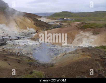 Campo solfatar di Seltun nel sistema vulcanico Krysuvik nel sud della penisola di Reykjanes in Islanda Foto Stock