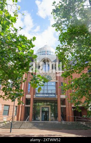 Hull County Court, Hull, East Yorkshire, Regno Unito 16 agosto 2024. Jon Honey, che secondo i procuratori ha svolto un ruolo di primo piano nelle rivolte del 3 agosto, è oggi alla Hull Combined Court, in attesa di sentenza. La sentenza è stata ritardata mentre il giudice aspettava un rapporto dal suo agente di prova. Honey si è dichiarato colpevole di tre capi d'accusa di disordine violento, furto e danni criminali aggravati razzialmente di una BMW e di altre nove auto. AGGIORNAMENTO 15,00: John Henry è stato condannato a 56 mesi per CBO. Un CBO è un ordine progettato per affrontare gli individui anti-sociali più gravi e persistenti. Foto Stock