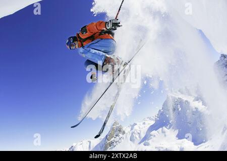 Sciatori in azione, Austria, Europa Foto Stock