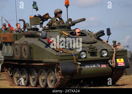 1981 Alvis FV103 Spartan Combat Vehicle Reconnaissance in mostra presso lo Yorkshire Wartime Experience vicino Bradford, West Yorkshire, Regno Unito Foto Stock