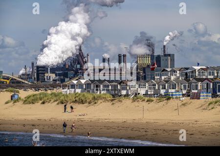 L'acciaieria Tata Steel e la fonderia a IJmuiden, Velsen, Olanda settentrionale, Paesi Bassi, la più grande area industriale dei Paesi Bassi, 2 altiforni Foto Stock