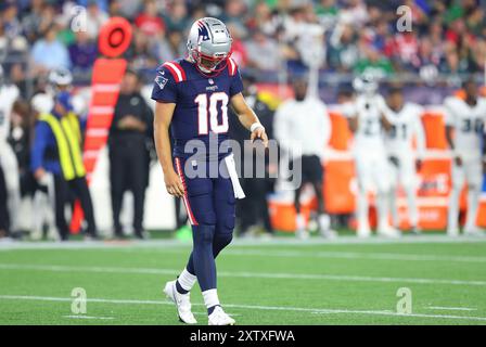 15 agosto 2024; Foxborough, ma, Stati Uniti; il quarterback dei New England Patriots Drake Maye (10) durante la gara di pre-stagione tra Philadelphia Eagles e New England Patriots a Foxborough, Massachusetts. Anthony Nesmith/CSM Foto Stock